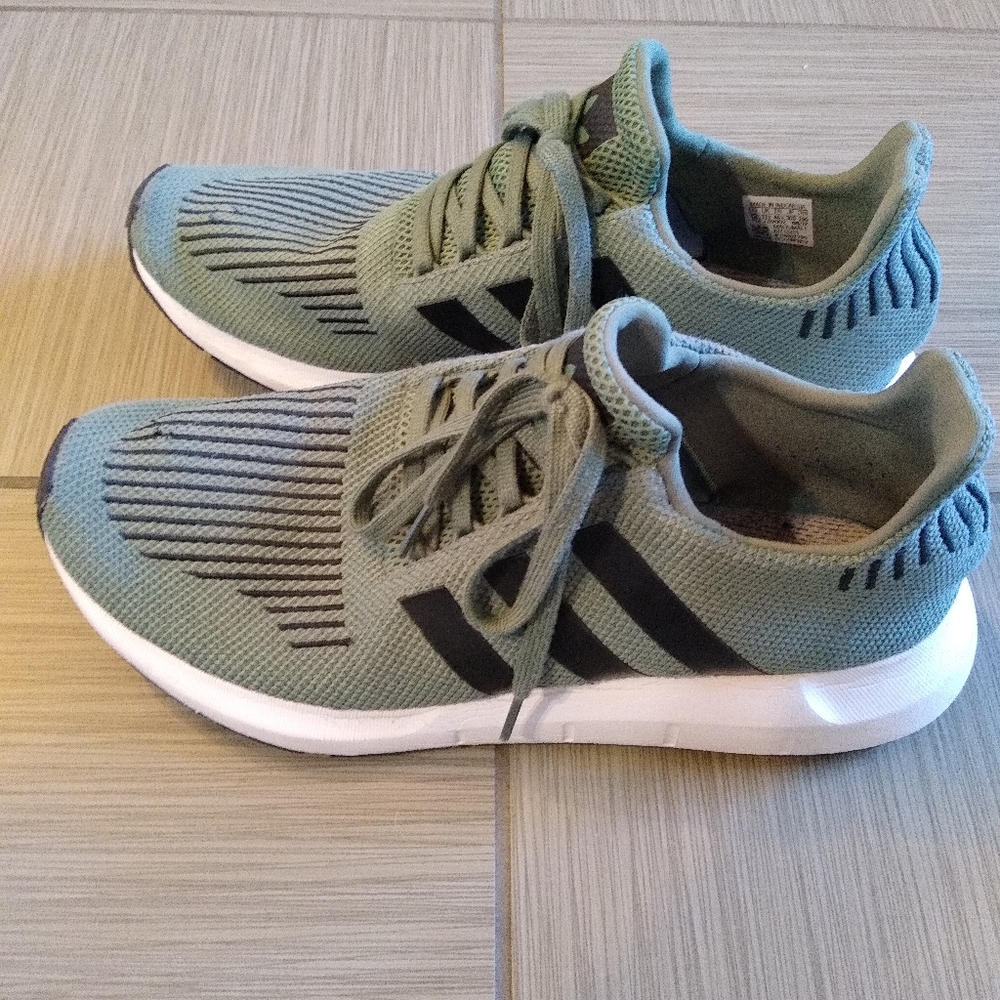 Adidas Swift Run size 12